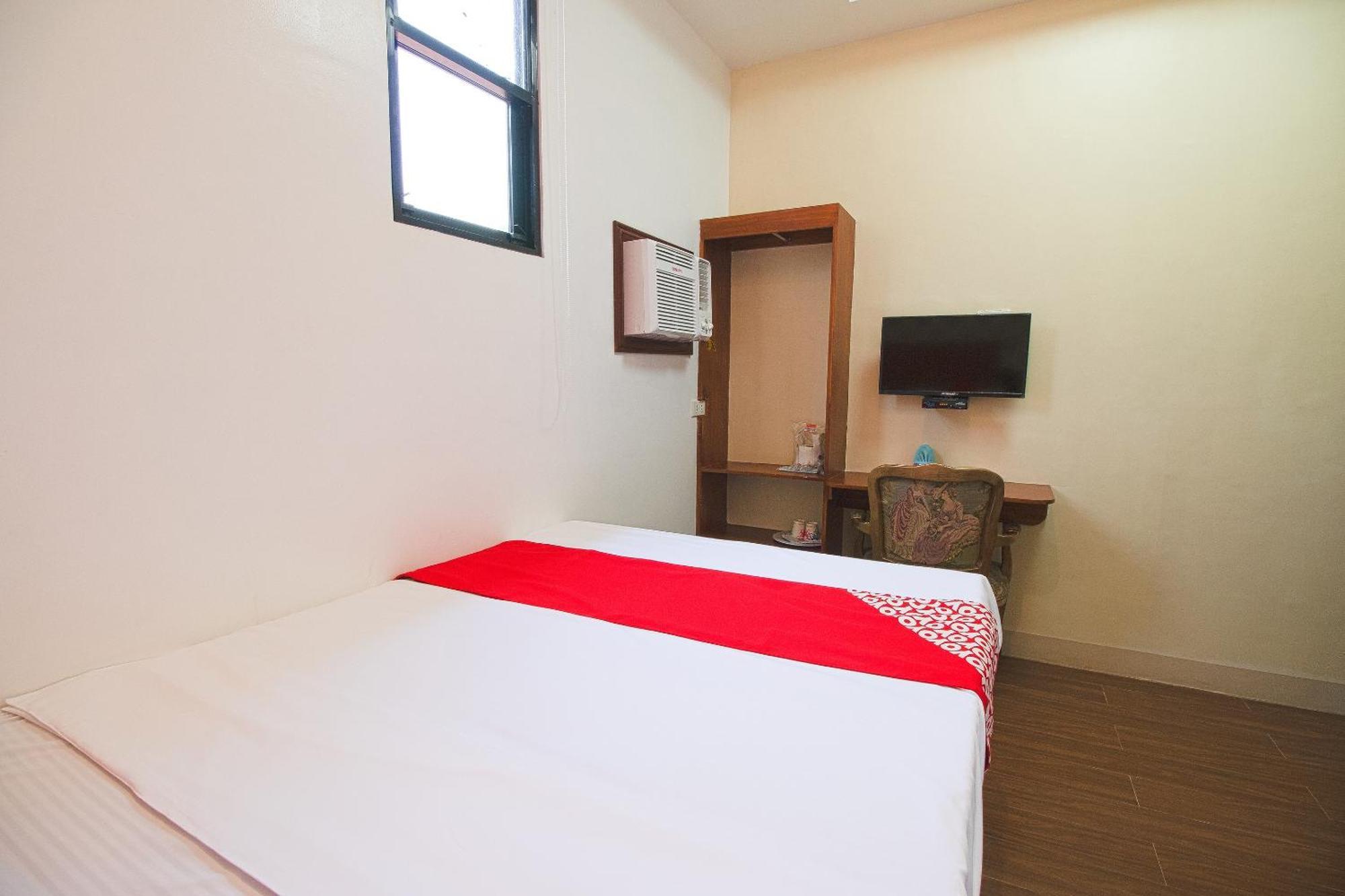Oyo 685 K Fortune Apartelle Lapu-Lapu City Buitenkant foto
